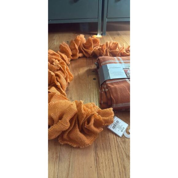 Fall Tablecloth + Orange garland - Picture 3 of 5